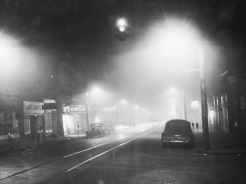 The town of Donora, Pennsylvania covered in smog